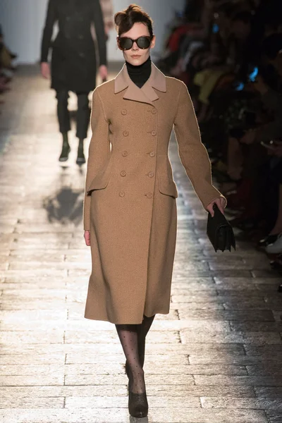 Look 37